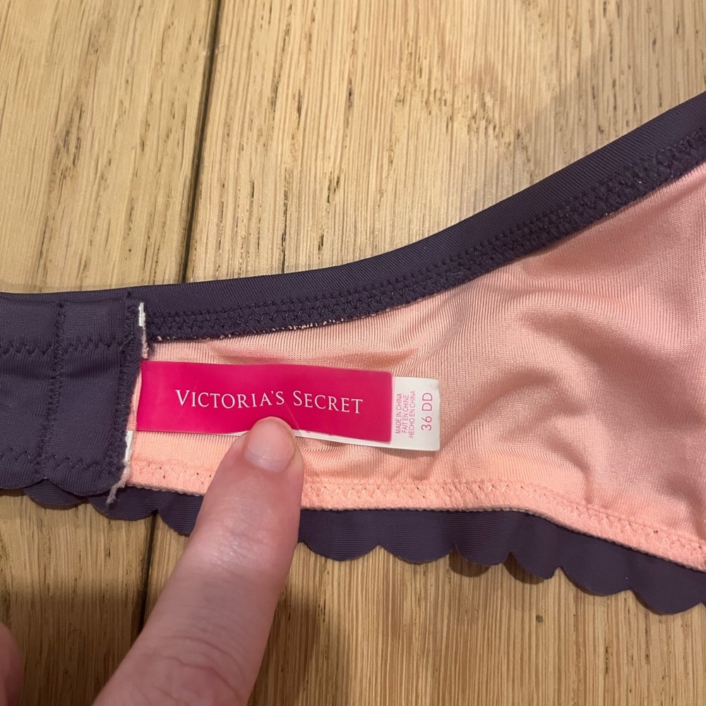 Victoria's Secret Purple Scalloped Halter Bikini Top - Picture 4 of 4